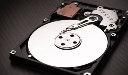 Perbedaan Kinerja Sequential dan Random pada (Read/Write) - Sepoin