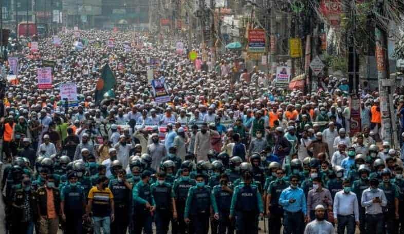 Manifestasi dan tantangan politik Islam